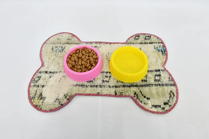 Orta Yeşil ve Bronz Pamuklu, Köpük Dolgulu, Kaymaz Pedli Evcil Hayvan Matı