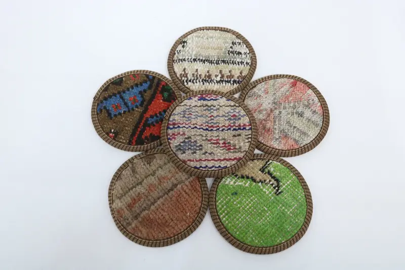 ボヘミアングリーンとレッドのラウンドコースター、ユニークなボヘミアンコースター