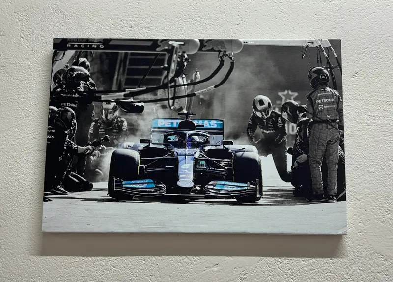 ルイス・ハミルトン F1 メルセデス キャンバス: モータースポーツ アート プリント