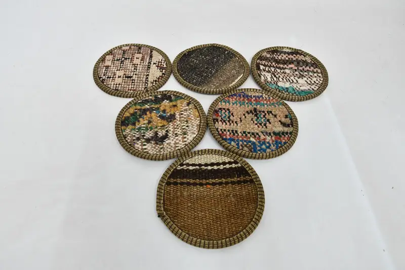 Posavasos redondos bohemios beige y marrón, posavasos bohemios con estilo