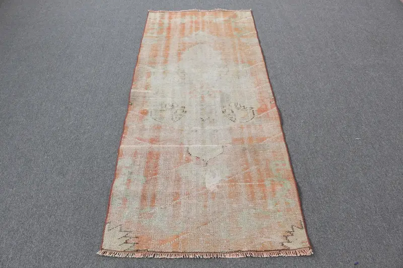 オレンジとグリーンのラグ、2.8x6.5フィートの幾何学模様の花柄デザイン