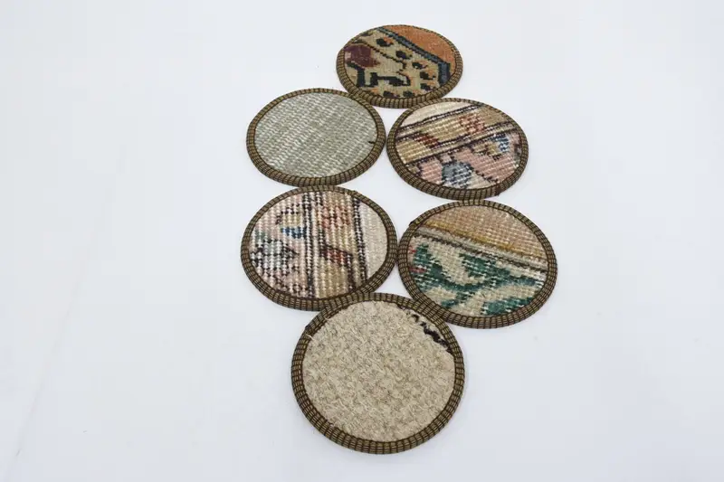 ボヘミアンブルーとグリーンのラウンドコースター、スタイリッシュなボヘミアンコースター