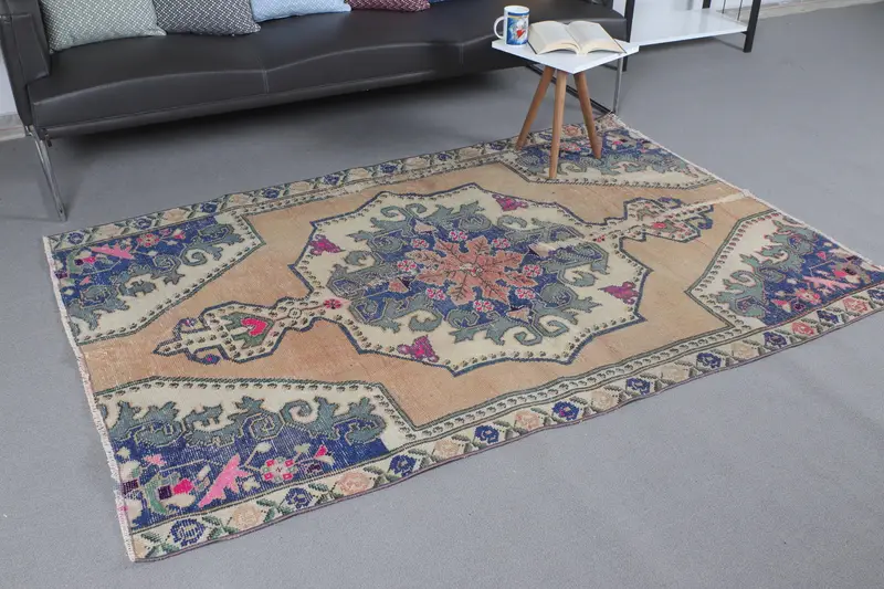 4.4x6.7 ft Vintage Halı, Alan Türk Halısı, Mavi Çiçekli Halı - 1