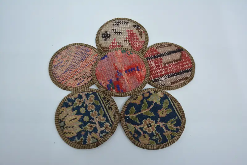 Posavasos redondo bohemio rosa y bronce, posavasos boho único