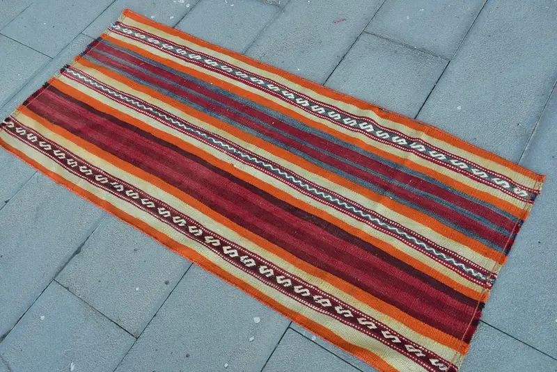Vintage 2,2x4,9 ft Teppich, kleiner türkischer Teppich, rot blauer Blumenteppich - 1