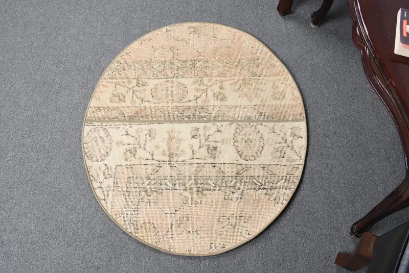 Teppich in Beige und Orange, 2,5 x 3 Fuß, elegantes, einfarbiges Muster