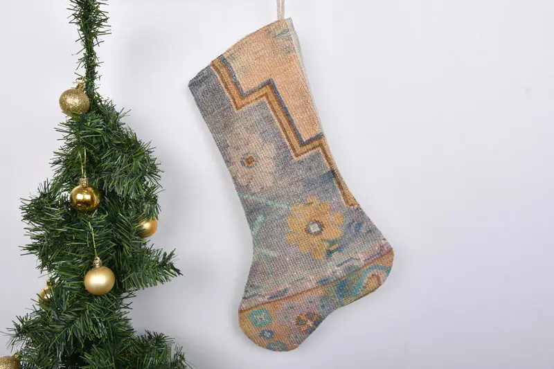 Patrón de adornos navideños festivos, calcetín navideño de 7 pulgadas de ancho