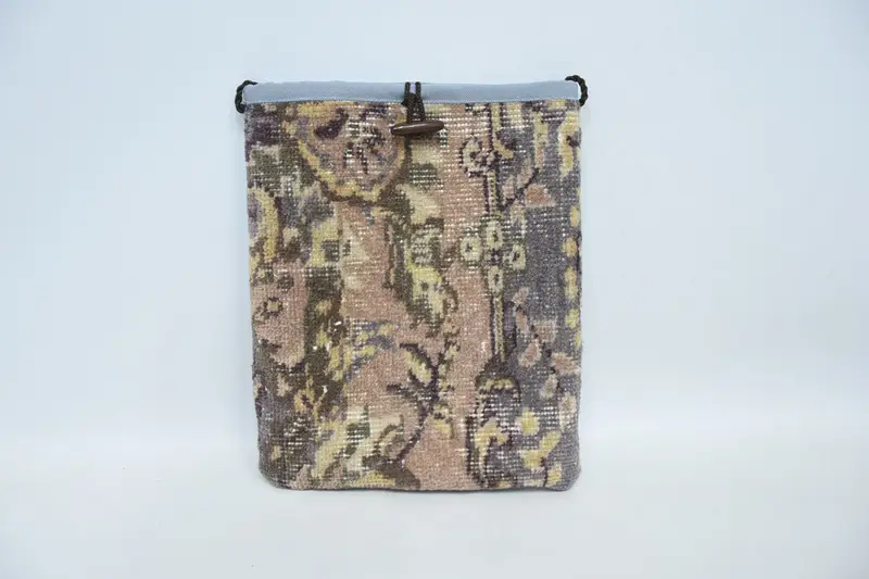ヴィンテージモチーフのウールショルダーバッグ、キリムバッグ