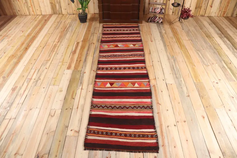 Vintage Türk Halısı, 2.7x9.7 ft Kilim Halı, Kırmızı Kahverengi Çiçekli Halı - 1