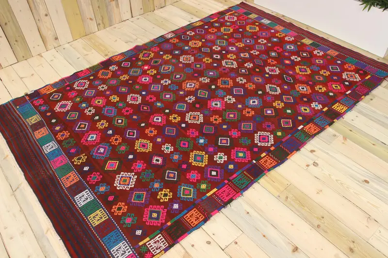 Türkischer Vintage-Teppich, 5,9 x 9,3 Fuß großer Oushak-Teppich, rot-blau karierter Teppich - 1