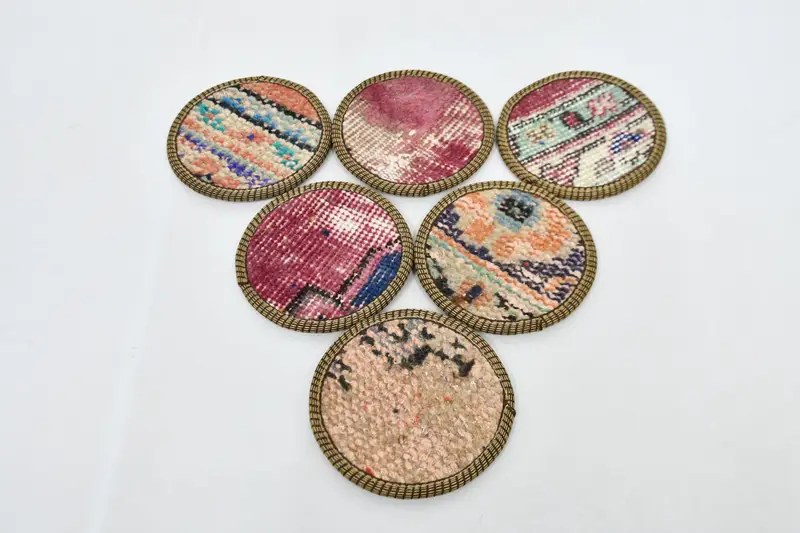 Elegante Untersetzer in Lila und Beige, Untersetzer im traditionellen orientalischen Design