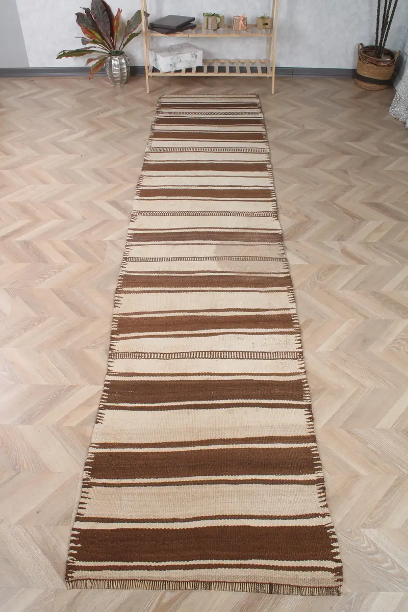 Türk Kilim Halısı 2,7x12 ft (82x365 cm), Kahverengi Patchwork Vintage Halı - 1