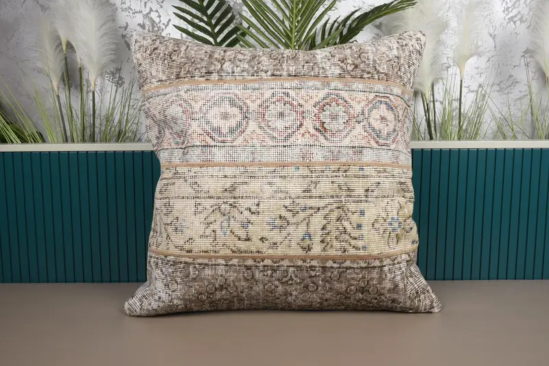 Funda de almohada de regalo de 28.0 x 28.0 in, decoración de temporada para habitación de niños, color marrón Euro Sham - 1
