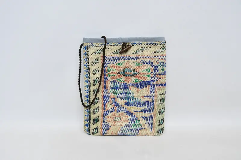 調節可能なストラップ付きアールデコ調キリムバッグ、スチームパンクウールクロスボディバッグ