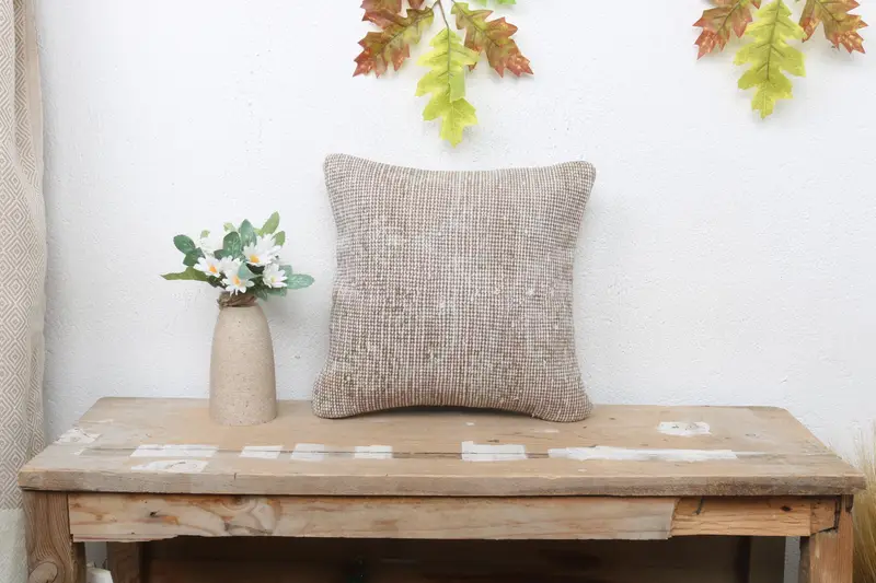 İşlemeli Güneybatı Bej ve Kahverengi Kırlent, Vintage Yastık