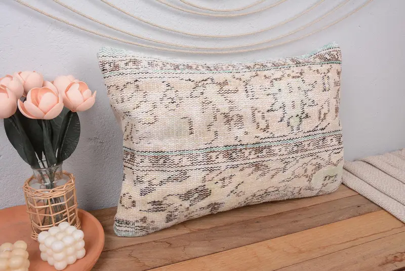 Almohada de tiro del suroeste beige, cojín bordado 16x24