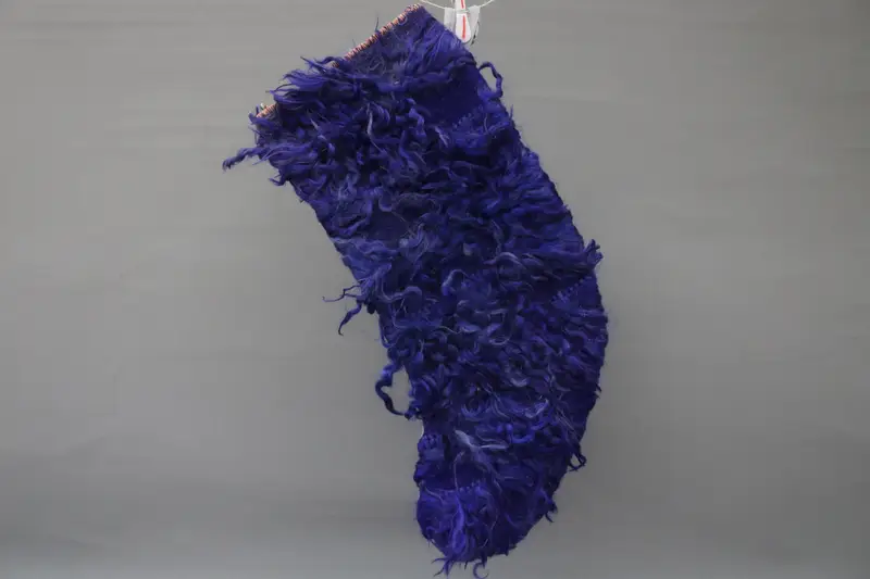 Medias festivas de adornos navideños azules y morados, decoración navideña