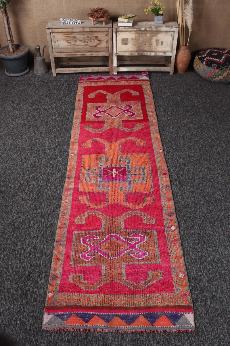Vintage Türk Halısı, 3x10.7 ft Herki Halı, Kırmızı Yolluk Çiçekli Halı - 1