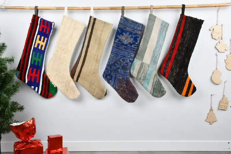 Patrón de adornos navideños festivos, calcetín navideño de 8 pulgadas de ancho