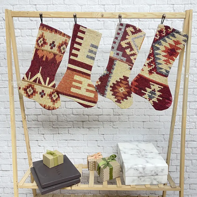 Medias de adornos navideños rojas y beige, medias de algodón de 7 pulgadas de ancho