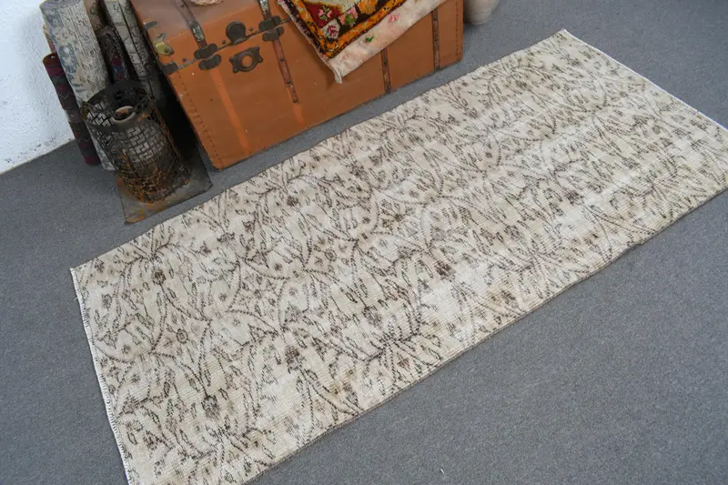 Alfombra turca vintage, alfombra decorativa de 2,9x6,2 pies, alfombra oriental Oushak blanca - 1