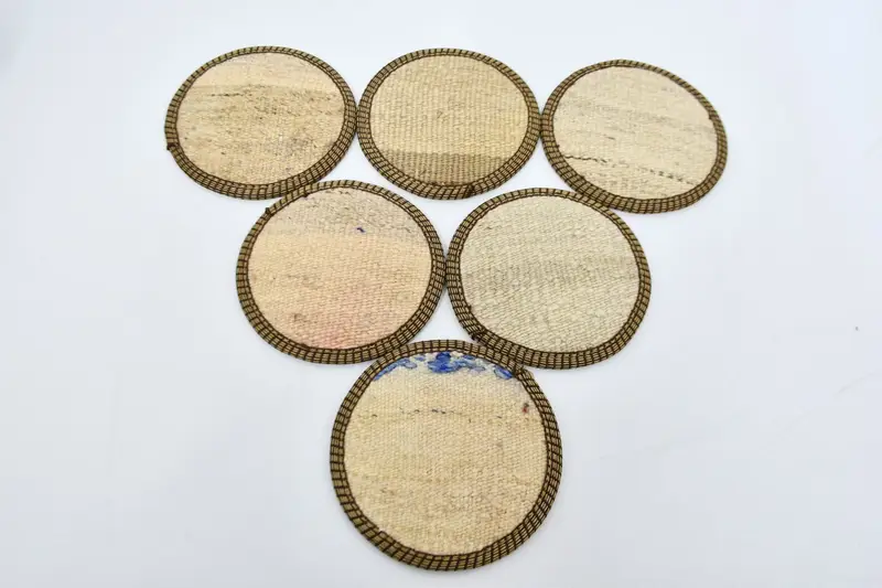 Elegante juego de posavasos beige, posavasos planos premium para tazas de café