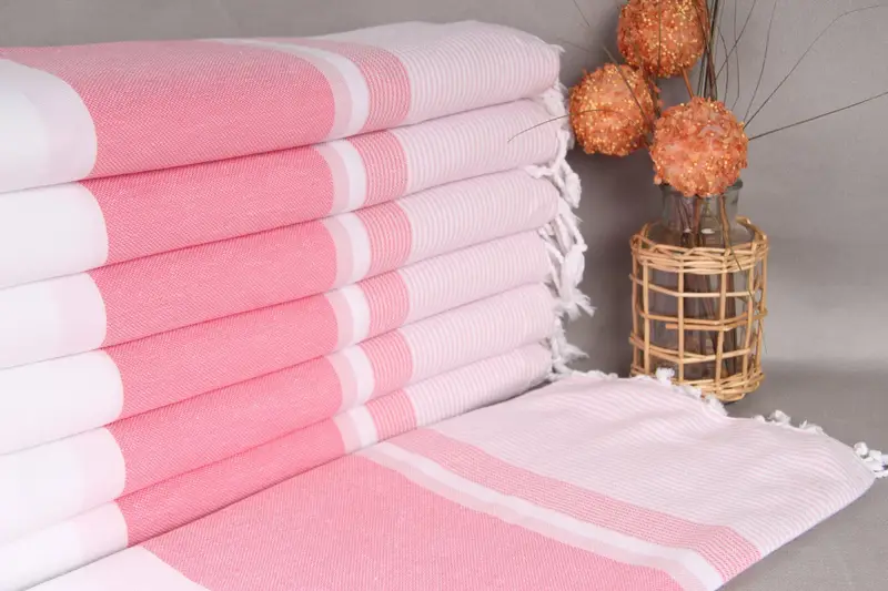 Toalla de playa de algodón orgánico a rayas rosa fucsia, 40 x 67 pulgadas