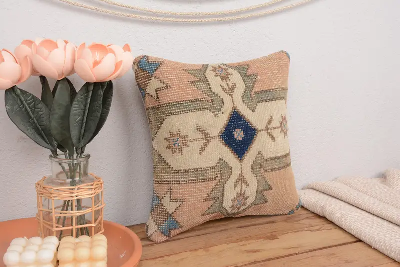 Almohada de tiro bordada geométrica beige y bronce, cojín vintage hecho a mano