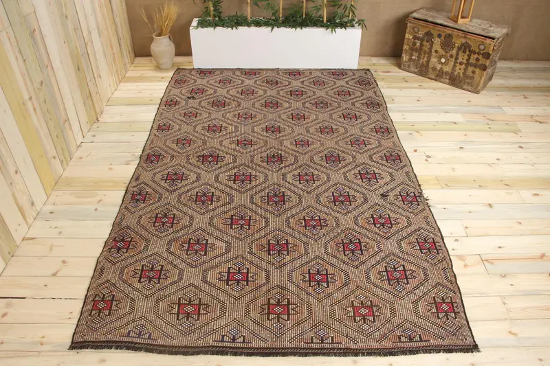 手作りのブラウンとピンクのペルシャ絨毯、5.1x9.7フィート