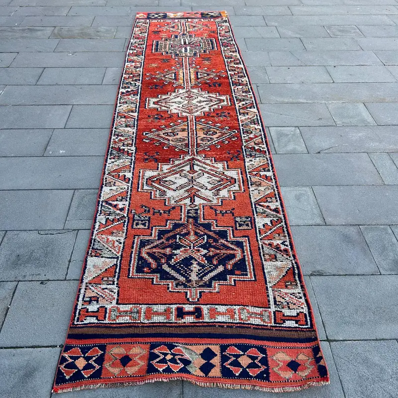 Türkischer Herki-Teppich, 102 x 388 cm, roter Vintage-Teppich - 1