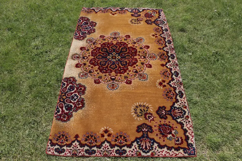 Canlı Sarı 3,3x6 ft Halı, Puantiyeli Desen