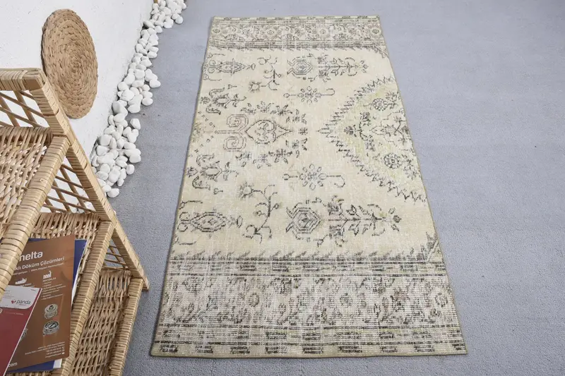 Grüner Blumenteppich, 90 x 180 cm, elegantes Design in Grün und Braun