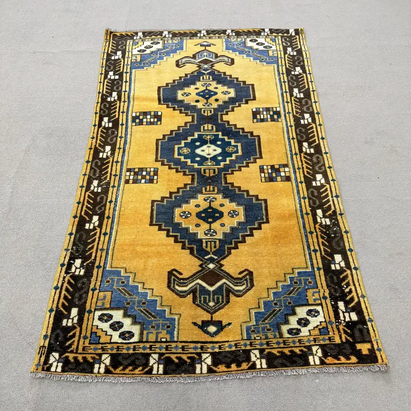 Vintage Accent Rug 3.4x6 ft, Yellow Blue Animal Print Rug Wool - 1