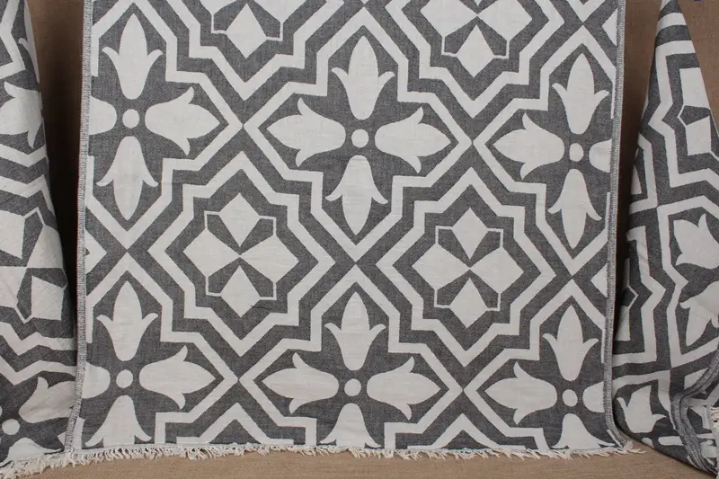 Strandtuch, personalisierbar, türkische Baumwolle, schwarze Tulpe, 91,4 x 170,8 cm