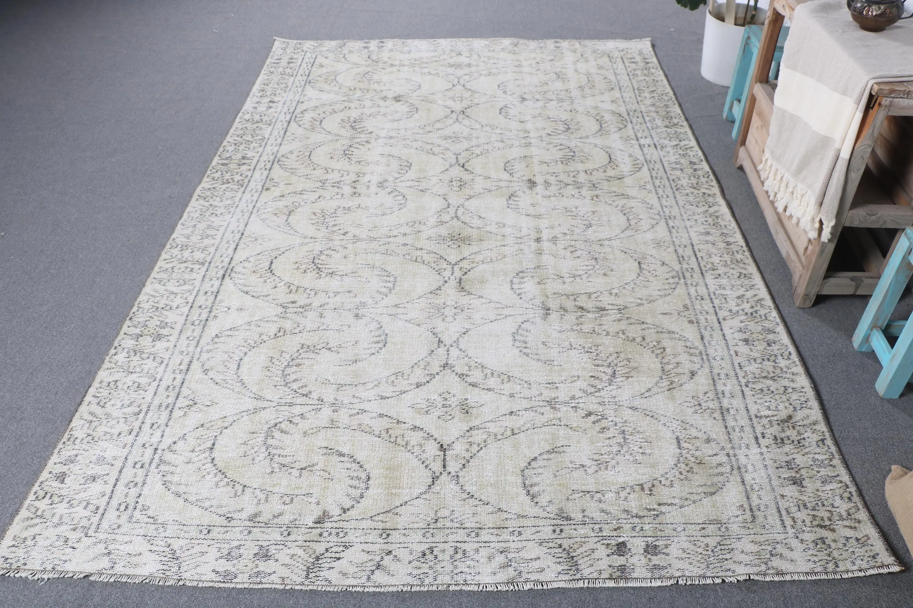 5.9x8.6 ft Büyük Türk Halısı, Beyaz Puantiyeli Vintage Halı - 1