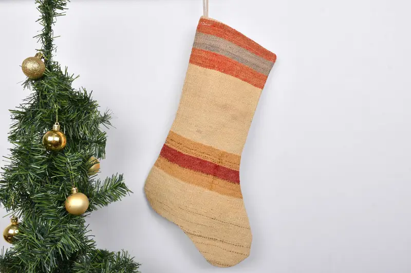 Şenlikli Noel Süsleri Deseni, 7 İnç Geniş Tatil Çorabı