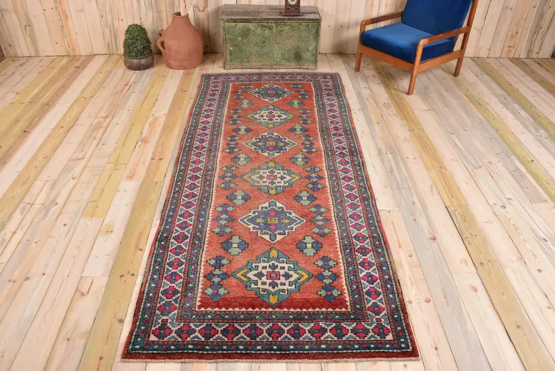 125x295 cm レッド & グリーン ラグ、植物デザイン