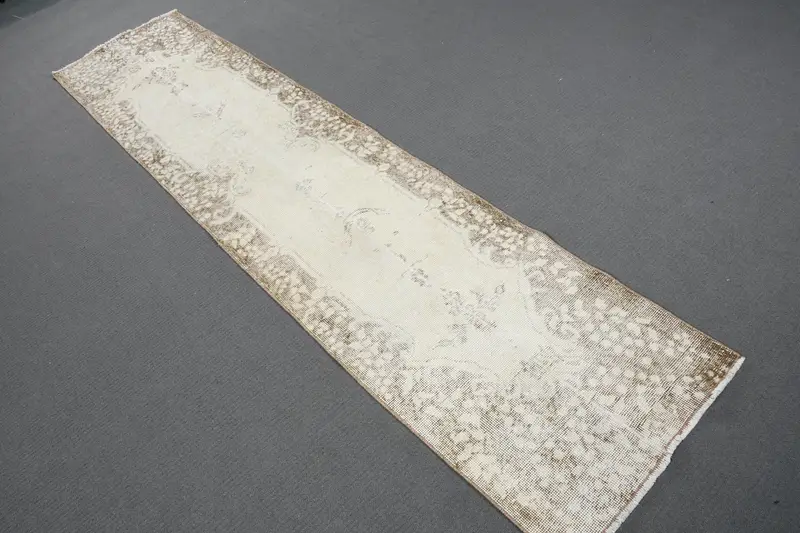 Vintage Turkish Runner Rug 2x9.4 ft, Oushak White Wool Rug - 1