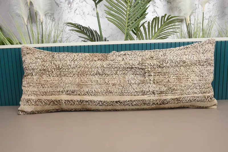 Gesticktes braun-beige gestreiftes Kissen, handgemachtes Vintage-Wurfkissen