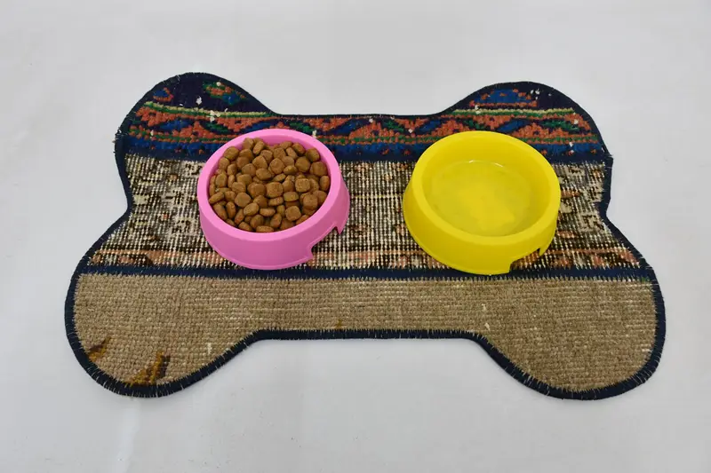 Kahverengi ve Gri Kilim Pet Mat, Dayanıklı ve Emici Halı Mat