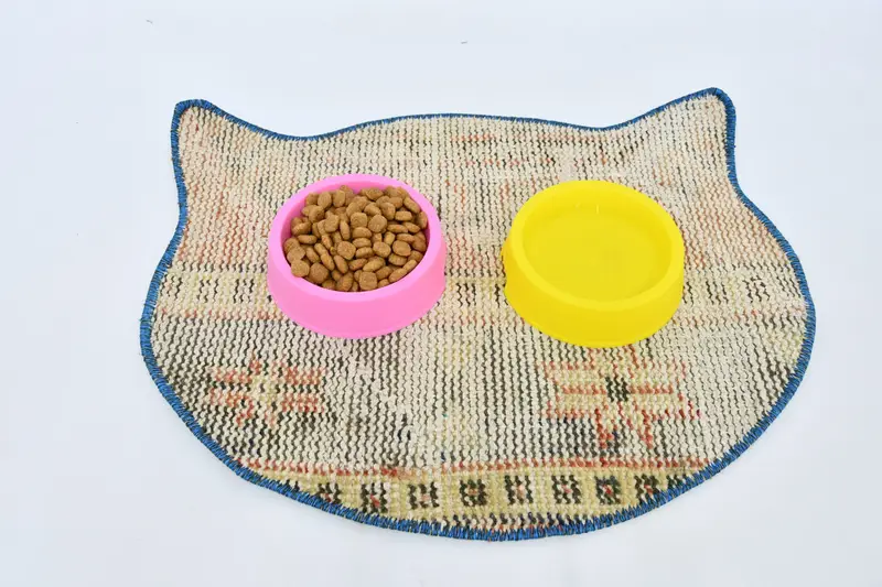 Orta Bej ve Kırmızı Pamuklu Köpük Dolgulu Evcil Hayvan Matı, Evcil Hayvan Yastığı