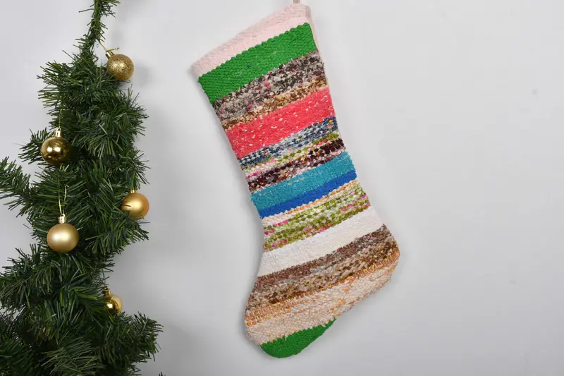 Patrón de adornos navideños festivos, calcetín navideño de 7 pulgadas de ancho