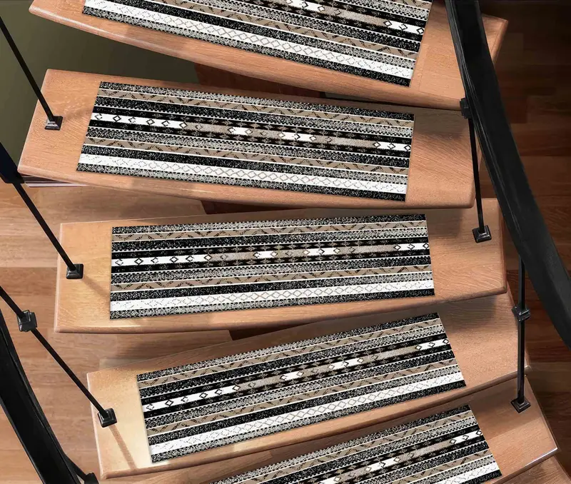 Geometric Pattern Printed Rug: Stair Rug with Ethnic Design