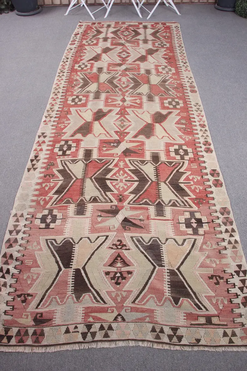 Handgefertigter rot-beigefarbener Karoteppich, 3,8 x 11 Fuß