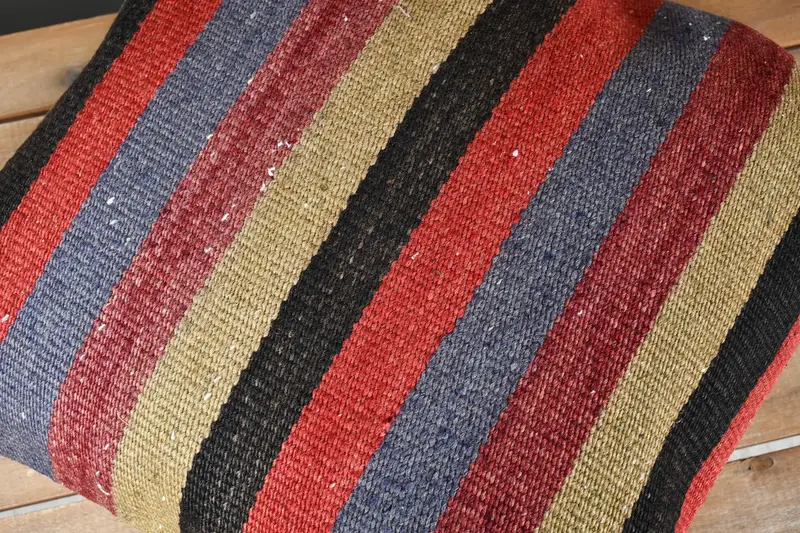 18x18 Red Cushion Cover, Ethnical Kilim Rug Pillow, Gift Pillow, Home Decor Pillow, Ethnic Pillow Case, Pillow Cover, Accent Throw Cushion - 4