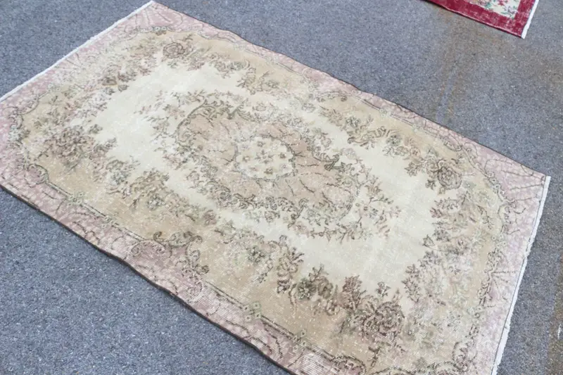 Vintage Türk Halısı, 4.1x6.46 ft Alan Halısı, Bej Pembe Patchwork Halı - 1