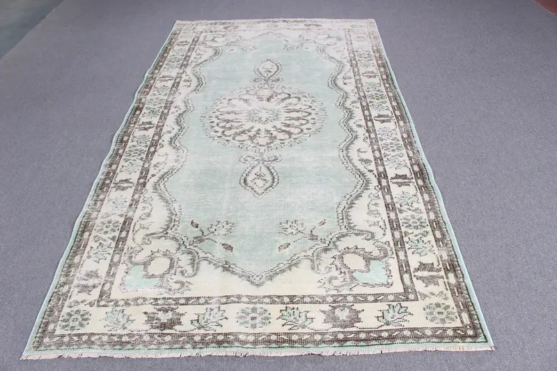Großer Vintage-Teppich 4,8 x 8,7 Fuß, blau-weißer Blumenteppich aus Wolle - 1