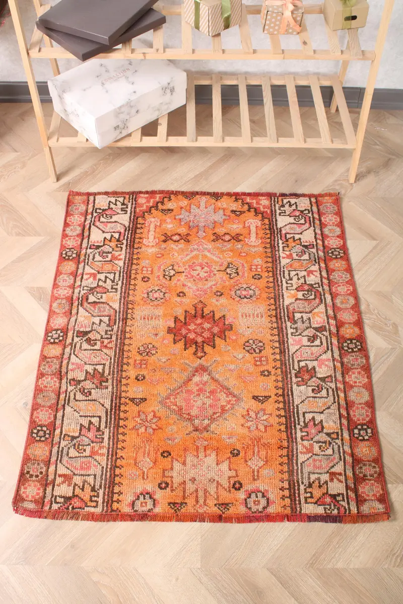 Vintage Küçük Halı 2,9x3,3 ft, Turuncu Kırmızı Puantiyeli Yün Halı - 1