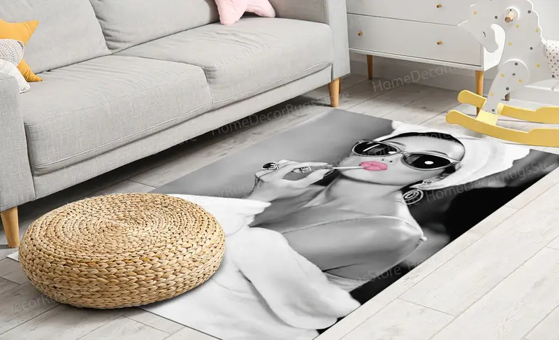 Audrey Hepburn Pink Lips bedruckter Teppich – ikonisches Mode-Statement