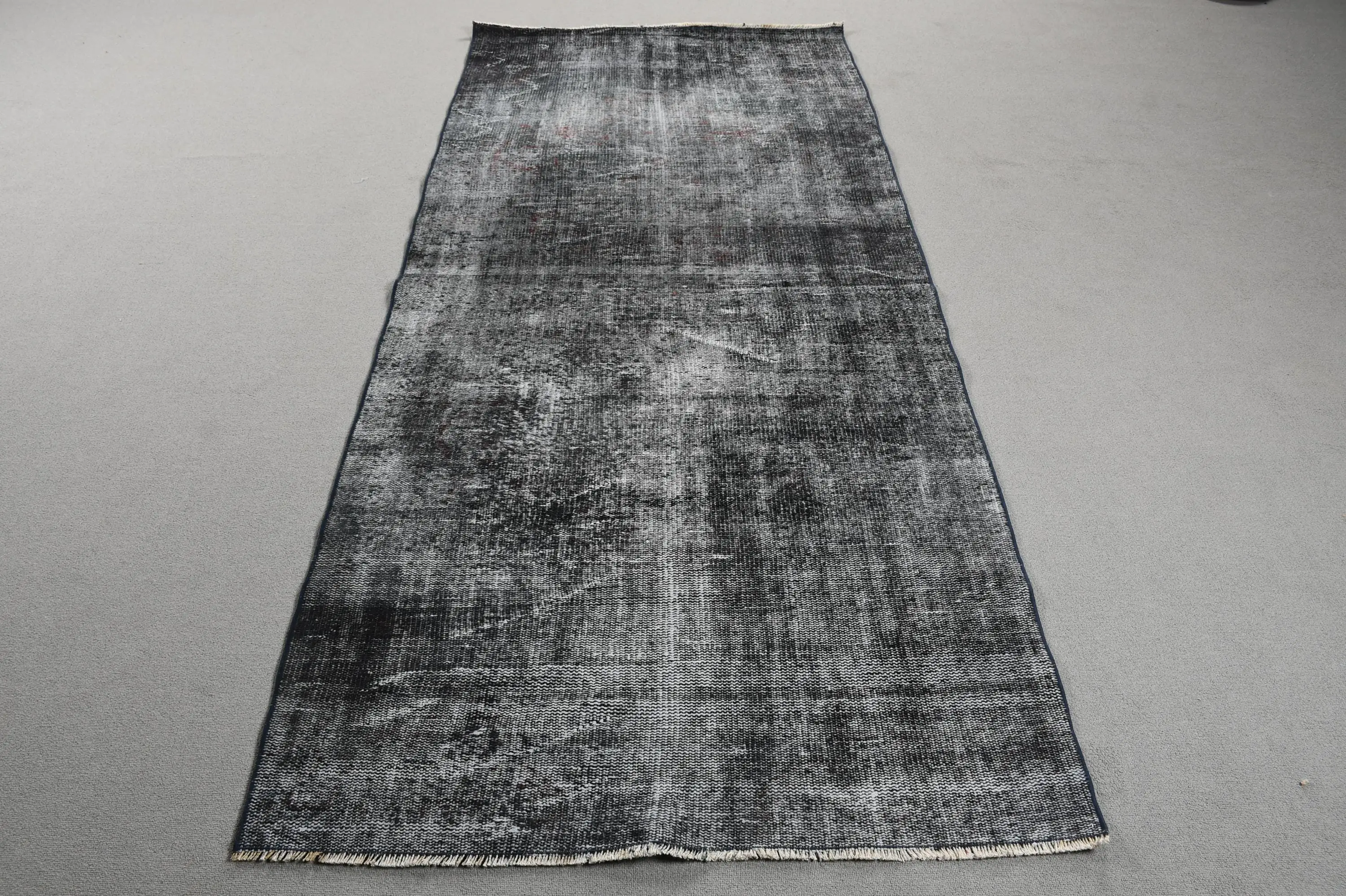 Alfombra turca vintage 106x240 cm (3,5x7,9 pies), alfombra de lana negra - 1